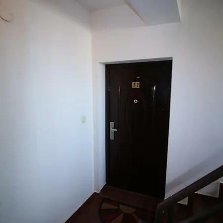 Panoramic Sea-port View Apartment