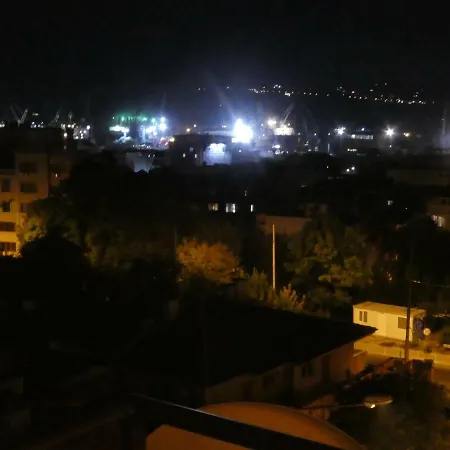Panoramic Sea-port View * וארנה
